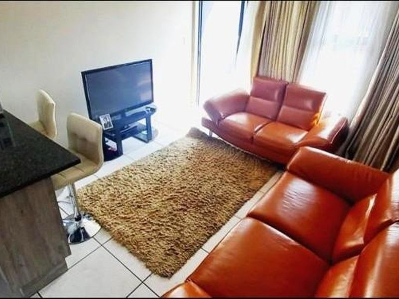 Two Bedroom Townhouse in Albermale - Photo 5