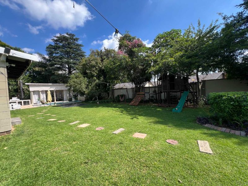 Massive 4-Bed Family Home + Private Cottage | Solar + All-Inclusive Utilities - Photo 10