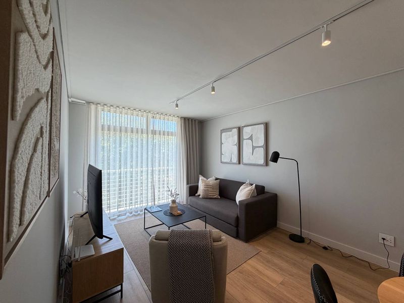 Chic One-Bedroom Apartment in Sea Point - Photo 4
