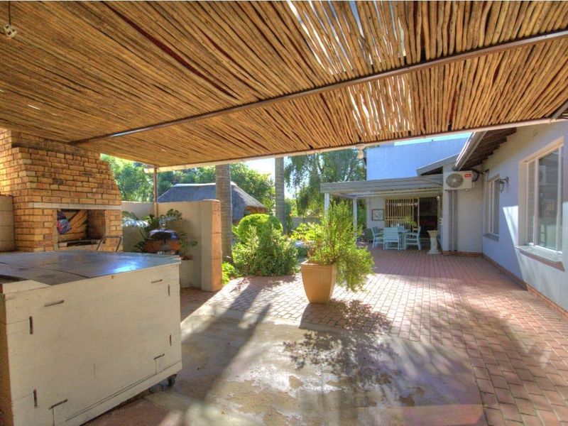 Spacious 4 bed Home with Designer Pool, Lapa with plenty space for parking! The Entertainer’s Dream! - Photo 9