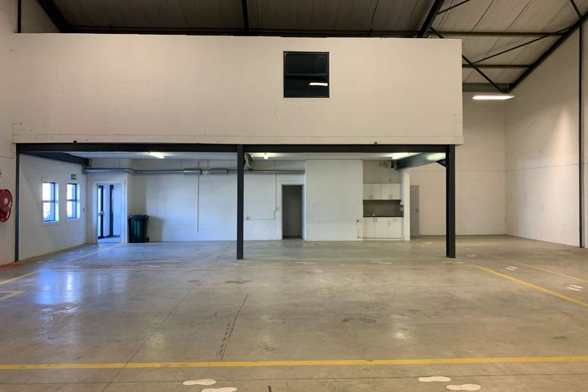 Ideal Warehouse Space with Office & Amenities - Photo 4