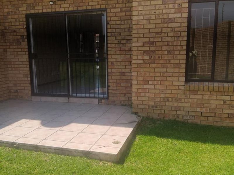 Ground floor unit ready to move in. - Photo 1