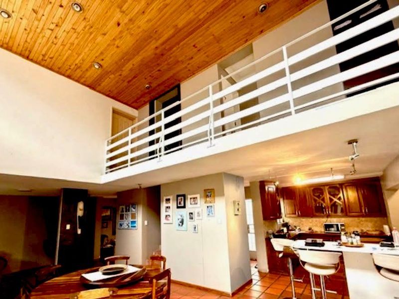 Spacious Family Home with Versatile Living & Work Spaces - Photo 5