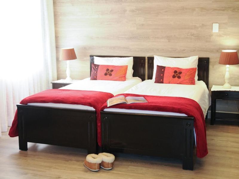 GUESTHOUSE FOR SALE - Photo 3