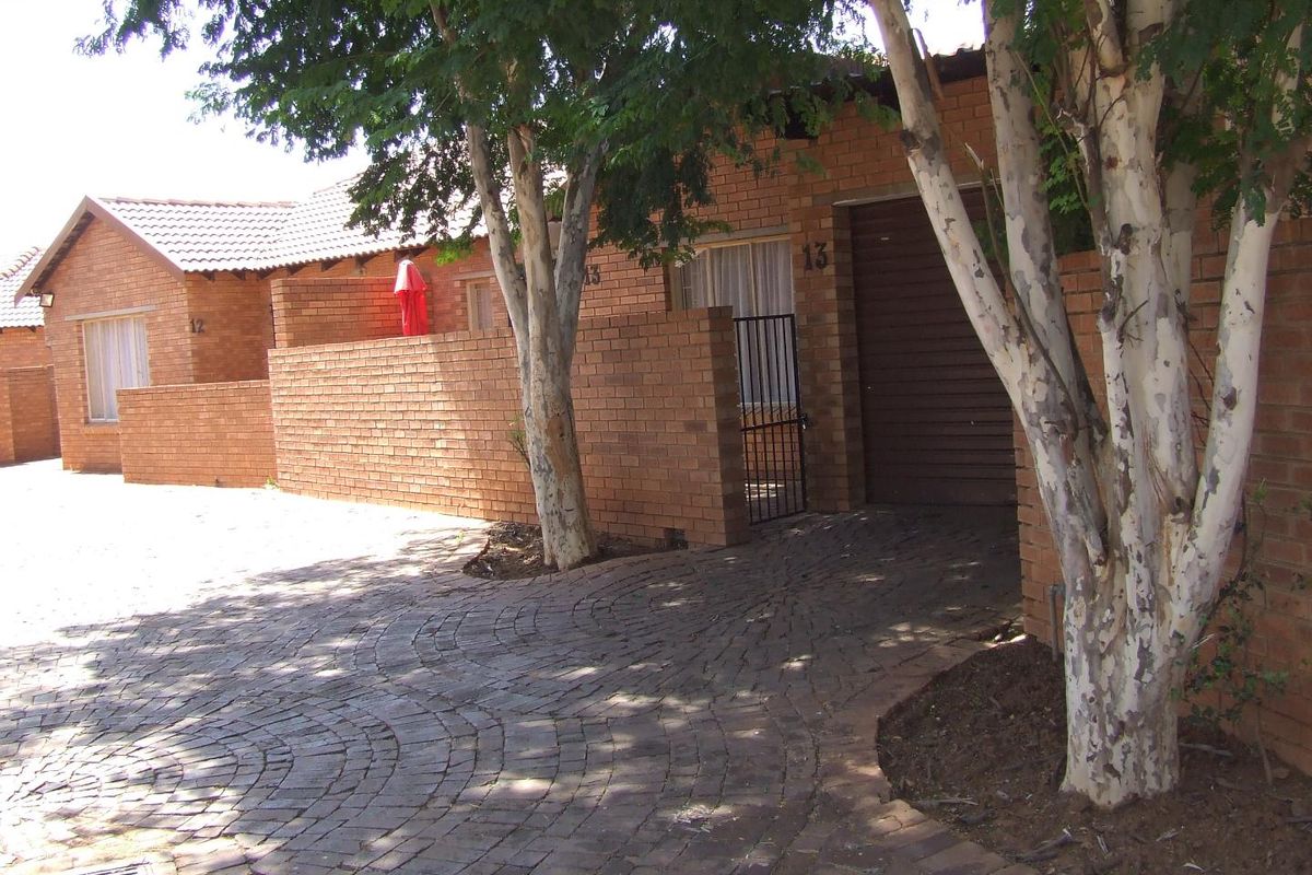 2 BEDROOM TOWNHOUSE TO RENT IN THERESA PARK - Photo 5
