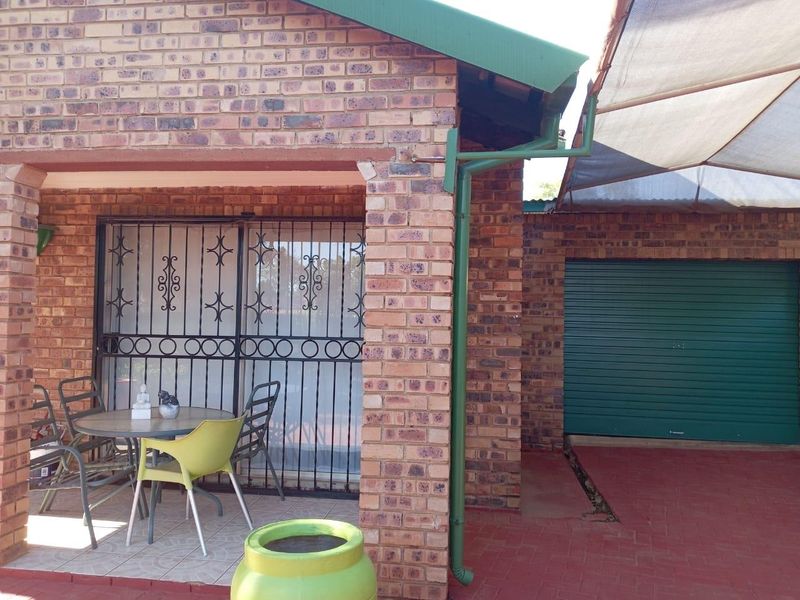 3 Bedroom house in Chantelle - Photo 3