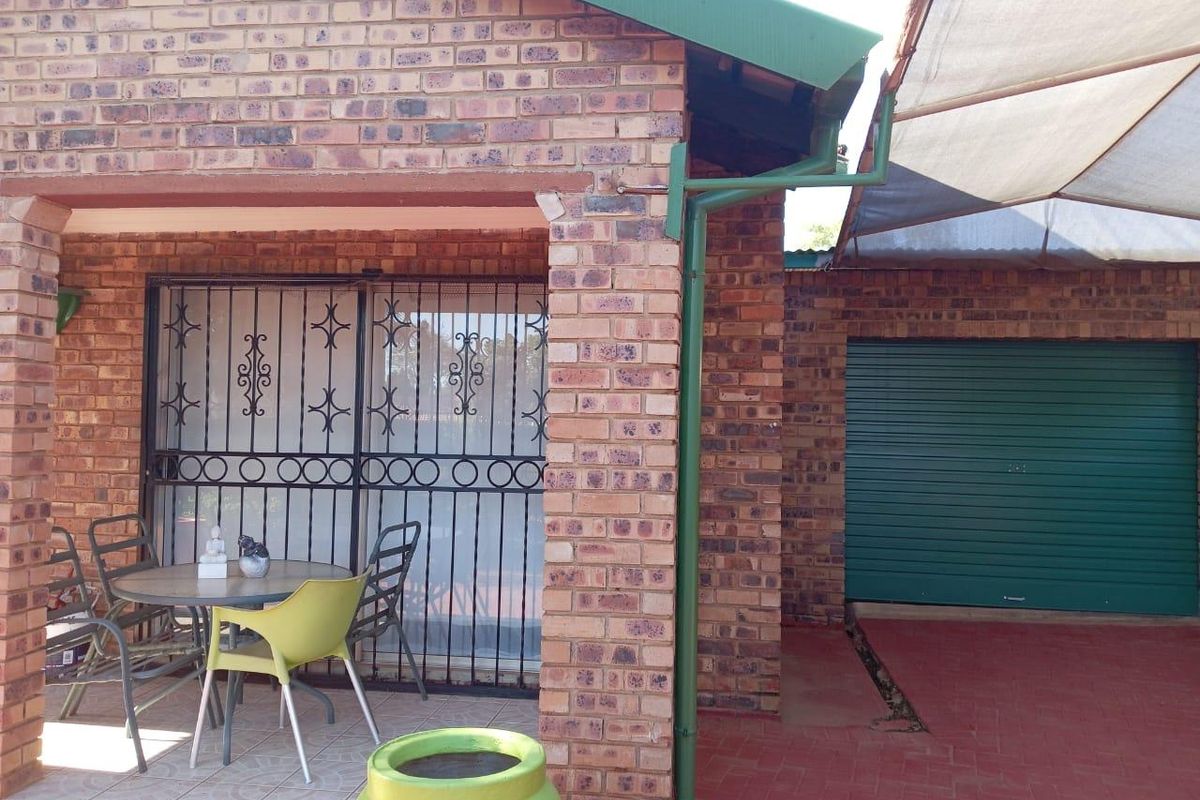 3 Bedroom house in Chantelle - Photo 3