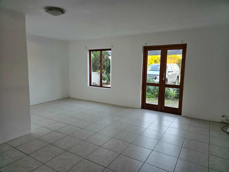Family Home in Secure Seaside Estate that Offers Space for Everyone - Photo 9