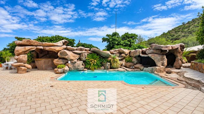 Property #2569246, House For Sale in Klein Windhoek