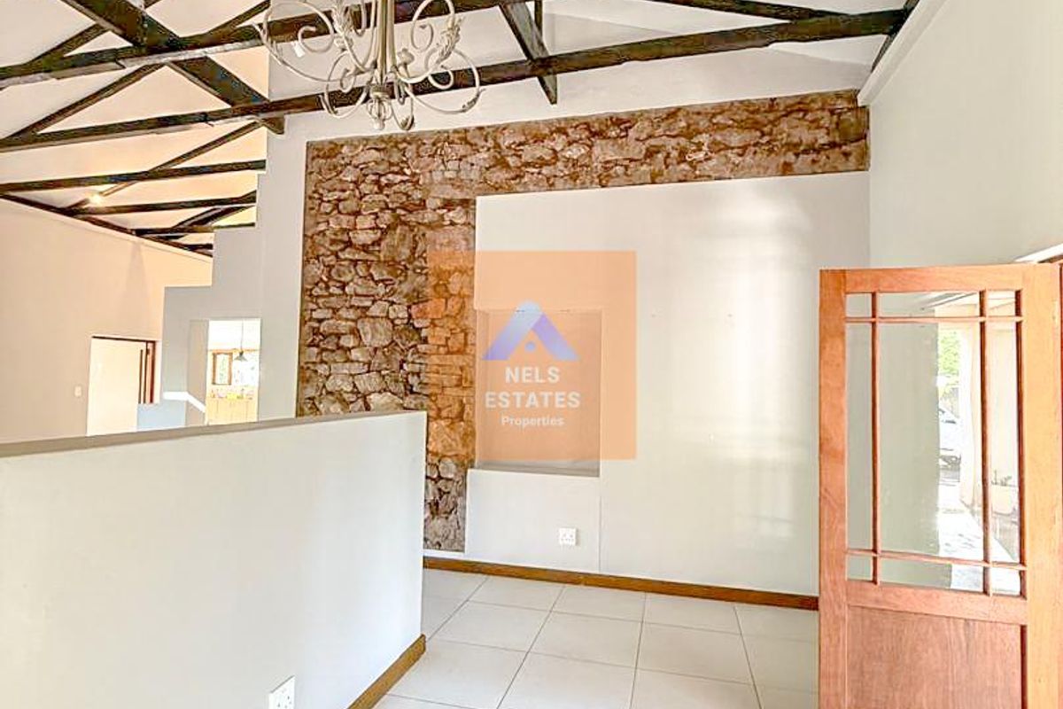 Home with Guesthouse Potential For Sale in Tsumeb, Namibia - Photo 2