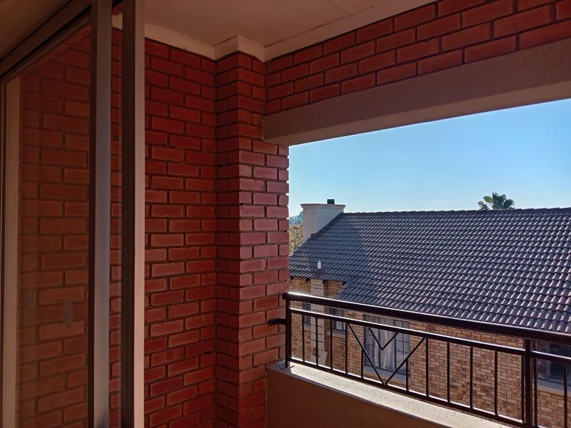 2 Bedroom Apartment/Flat For Sale in Karenpark - Photo 7