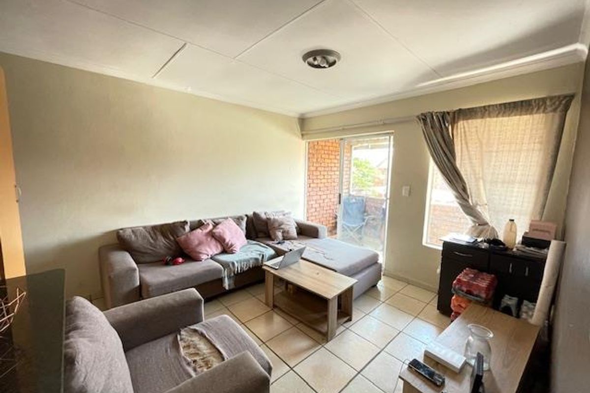 Neat 2-Bedroom Apartment for Sale in Clarina - Photo 5