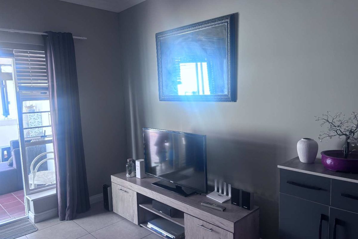 King's Court Apartment - Photo 3