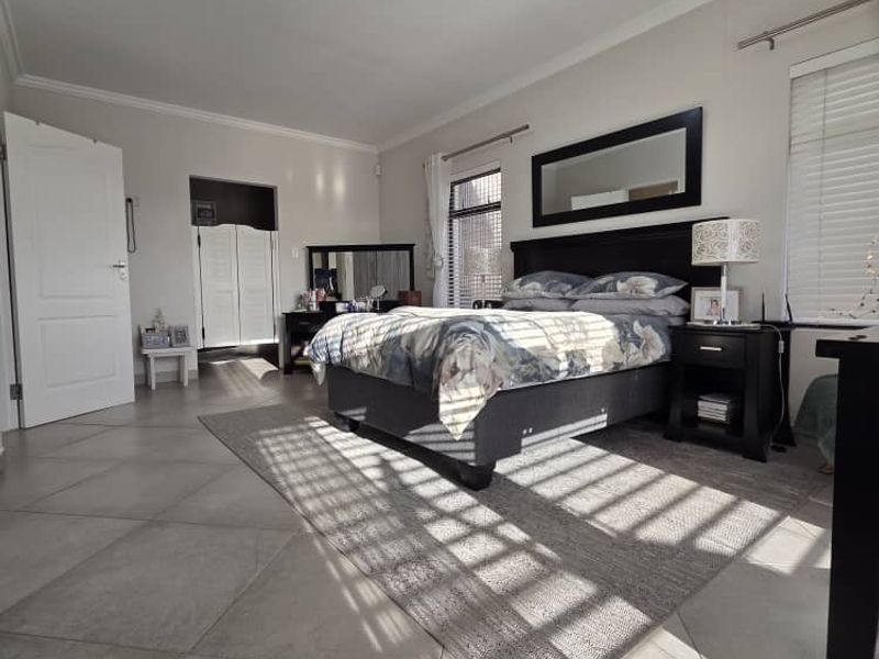 Spacious Three Bedroom Family Home for Sale in Ocean View - Photo 10