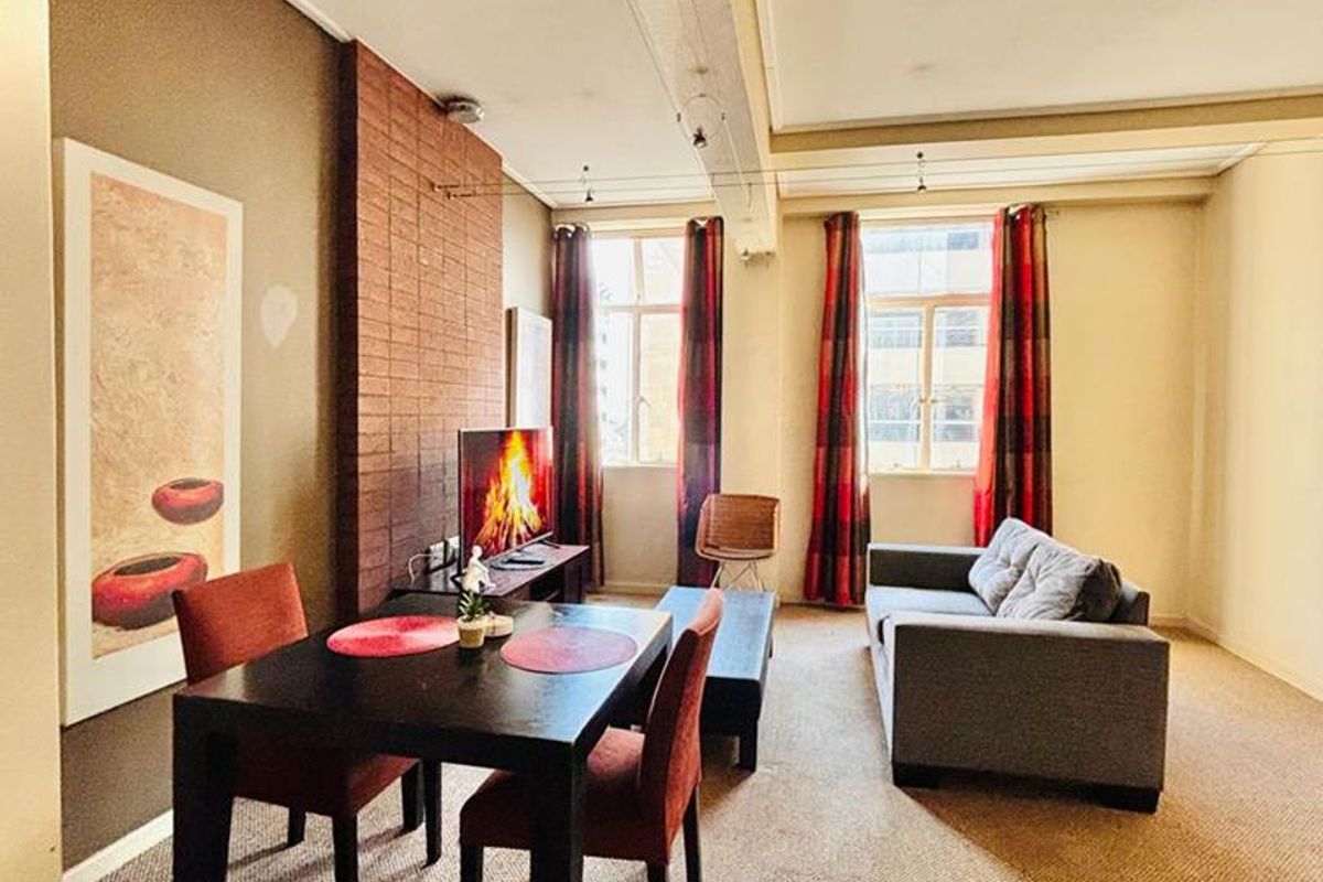 1 BEDROOM APARTMENT FOR SALE IN MARSHALLTOWN - Photo 2