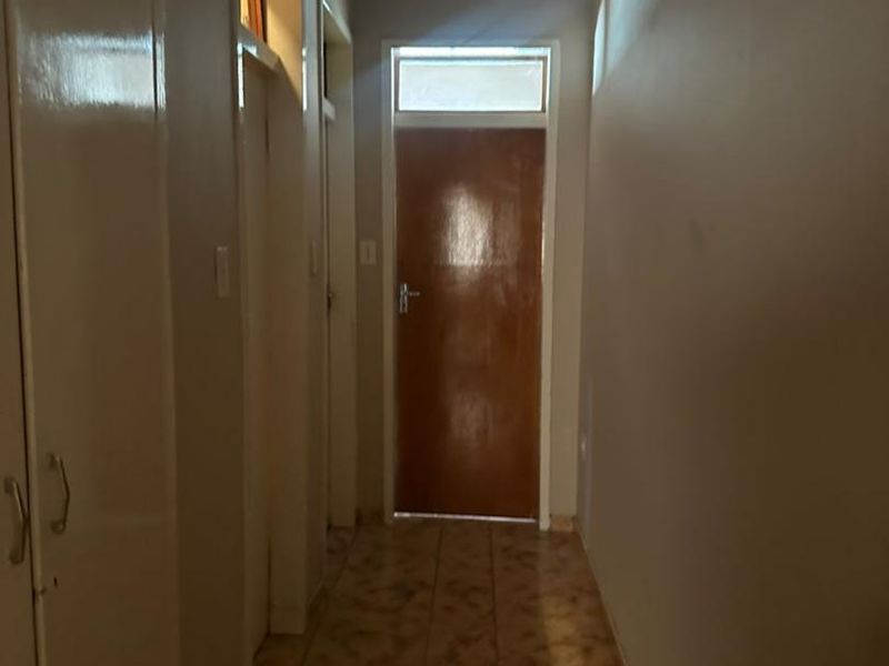 For sale Oshakati Live in Style: Elegant 6-Bedroom Home with Extras - Photo 2