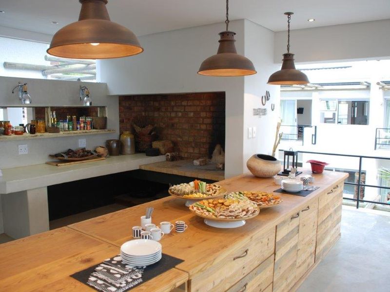 FOR SALE - MODERN GUESTHOUSE IN WINDHOEK, NAMIBIA - Photo 6