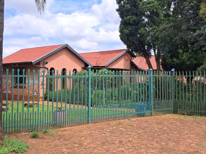 ### EXCEPTIONAL PROPERTY - Photo 10