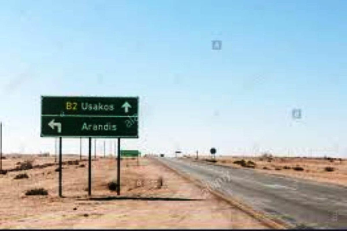 EMPTY ERVEN FOR SALE - ZONED FOR SERVICE STATION - PTY REGISTERED - Photo 2