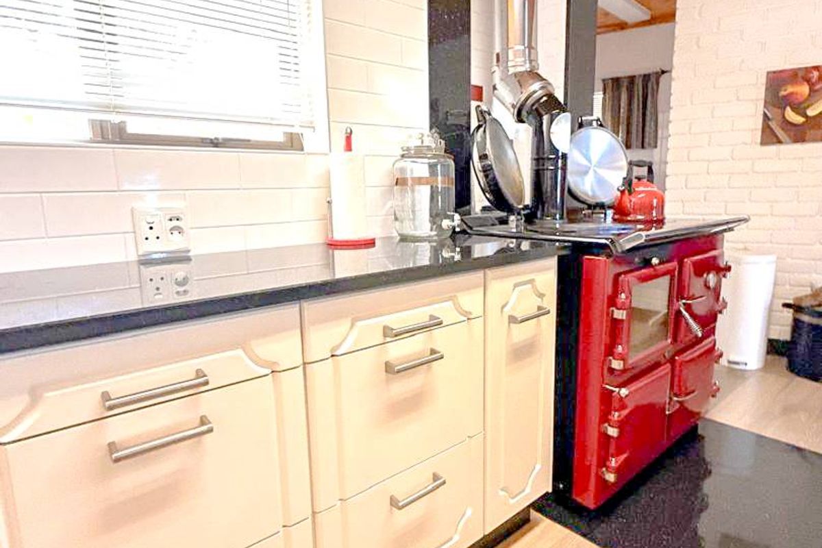 Grand Home For Sale in Klein Windhoek, Windhoek - Photo 5