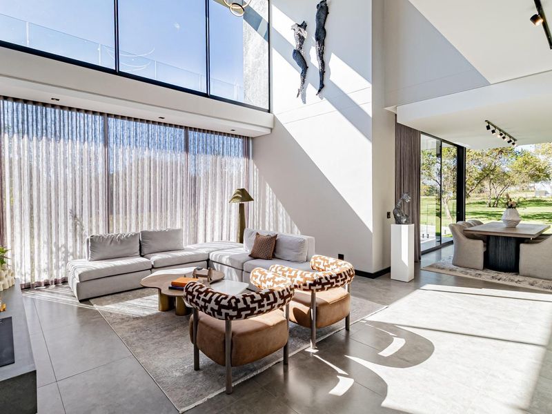 Ultra-Luxury Home with Exceptional Finishes - Photo 3