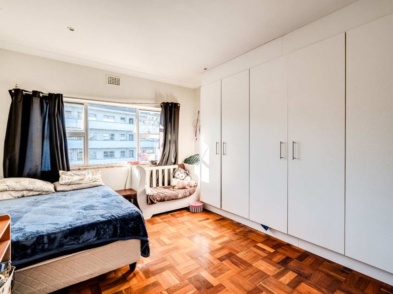 Dual-Living Flexibility Or A True Investment Gem! - Photo 9