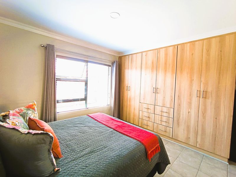 Sunlit Serenity with Solar, Space and Security - Photo 10