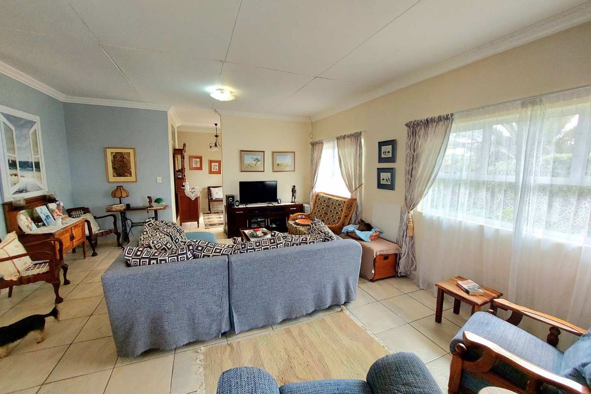 Main House + 2 Flats: Perfect Rental Investment Opportunity - Photo 3