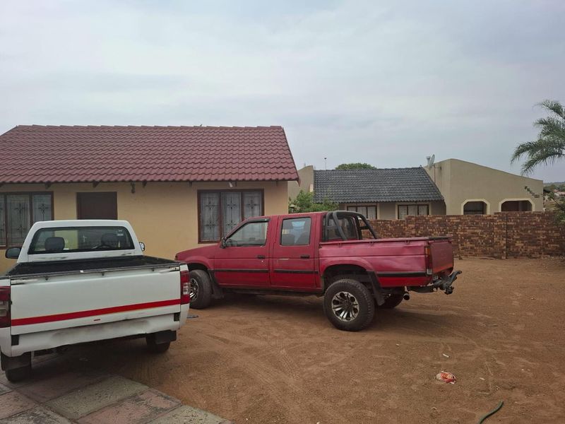 3 Bedroom House for Sale in Soshanguve GG - Photo 2
