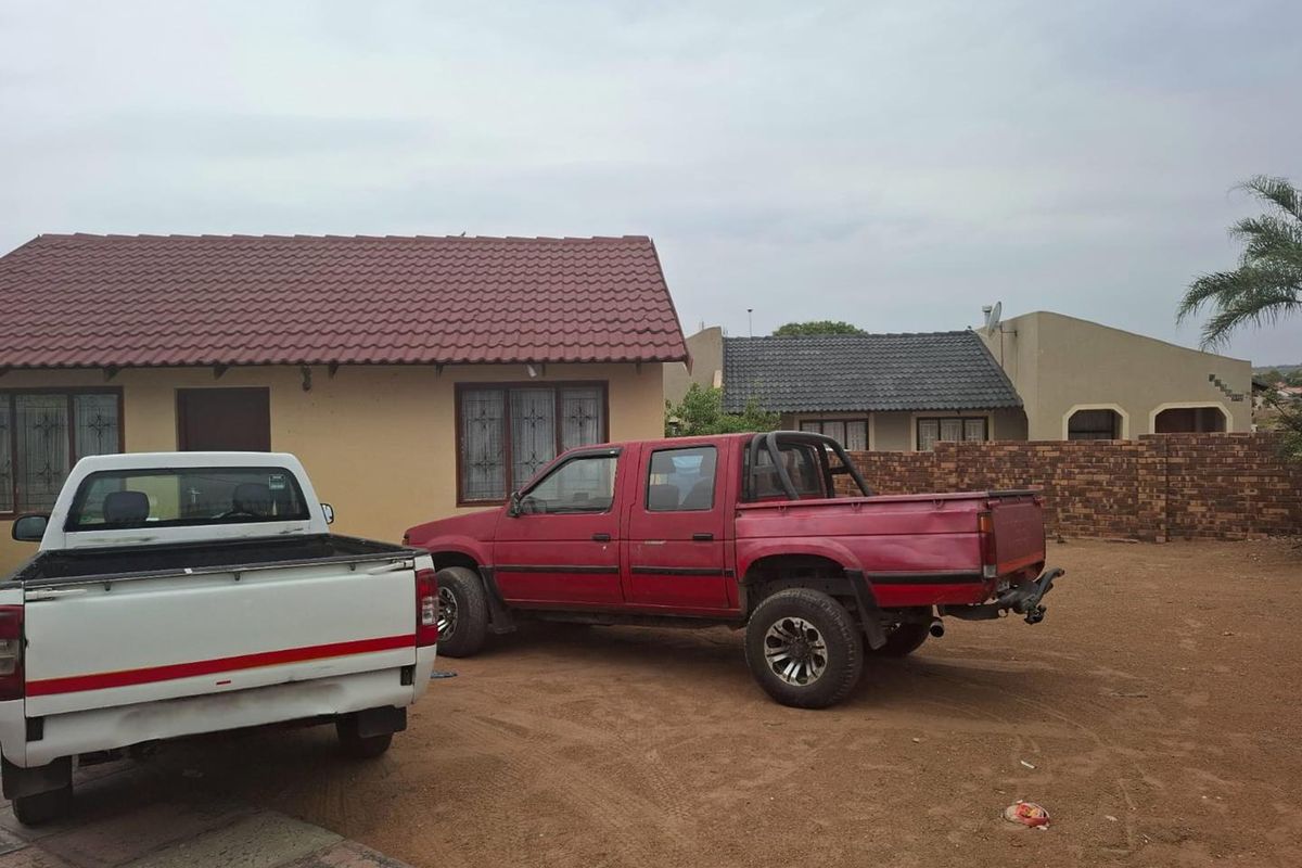 3 Bedroom House for Sale in Soshanguve GG - Photo 2