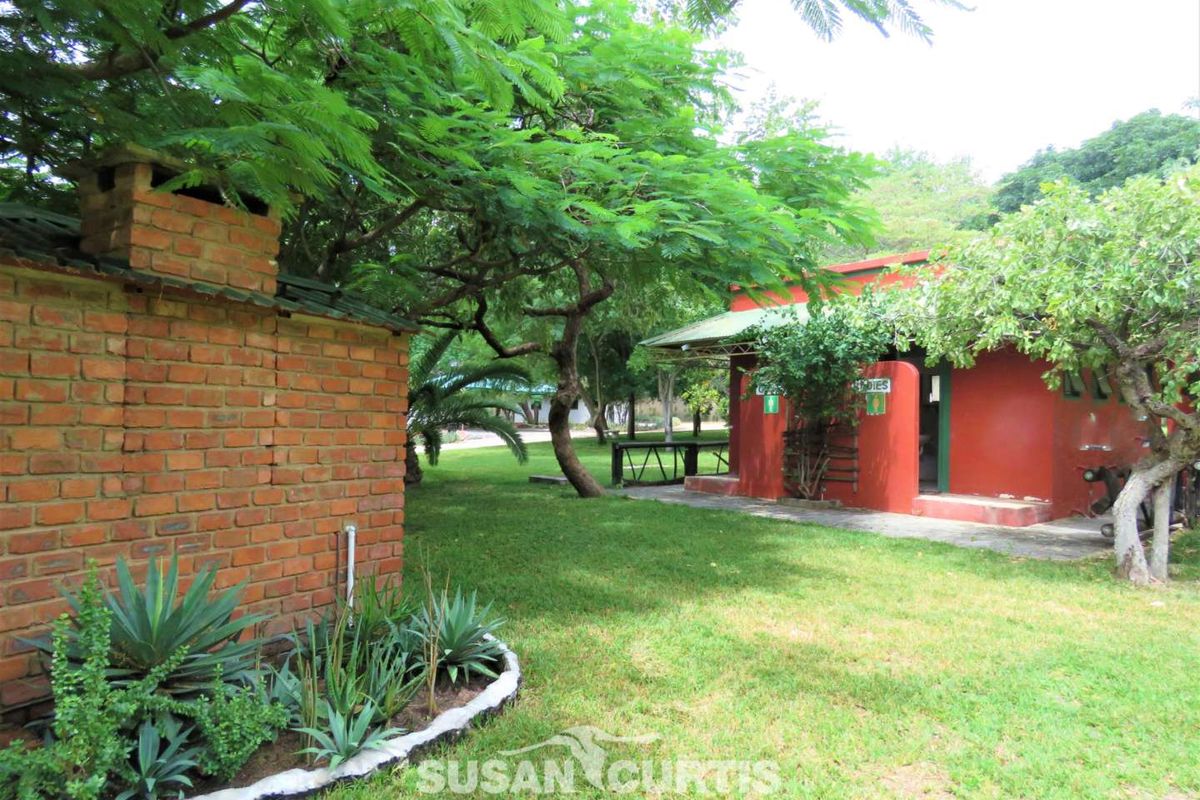 Gem in the Heart of the Kavango - Photo 3