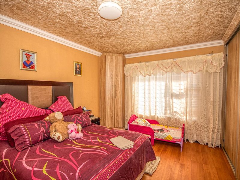 3 bed spacious family home for sale - Southdowns Estate! - Photo 8