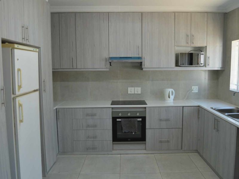 Modern 5 Bedroom Family Home For Sale  in Mulbarton. - Photo 9