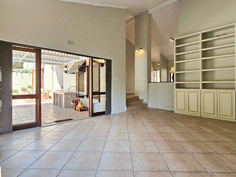 Sandton 3 bedroom Townhouse with Private Garden and Private Swimming Pool - Photo 6