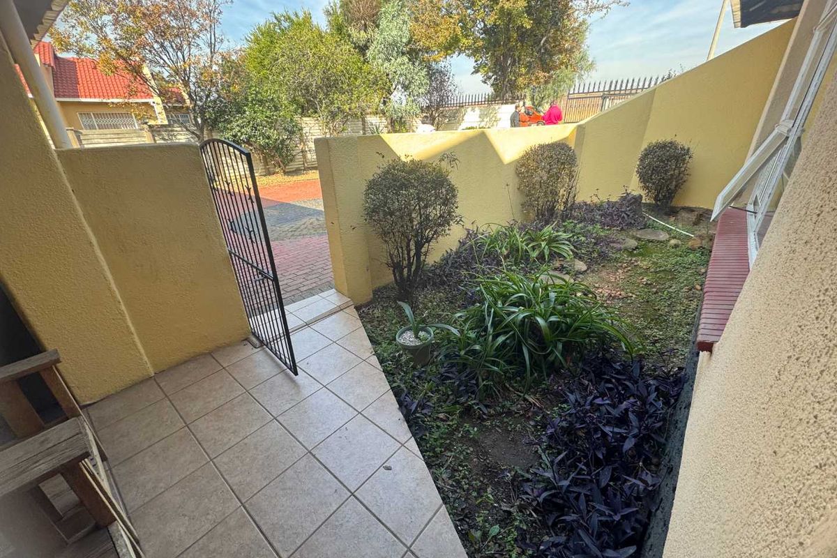 Spacious Family Home For Sale - Photo 3