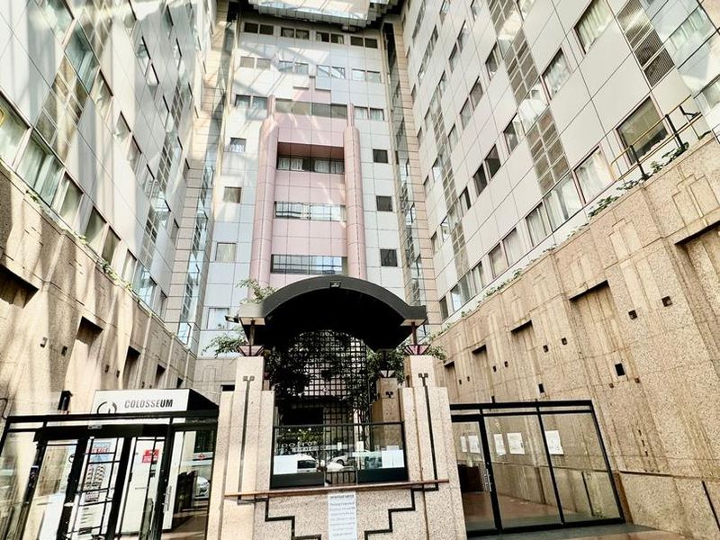 Prime Investment Opportunity: Fully Renovated Apartment at The Colosseum, Johannesburg CBD - Photo 10