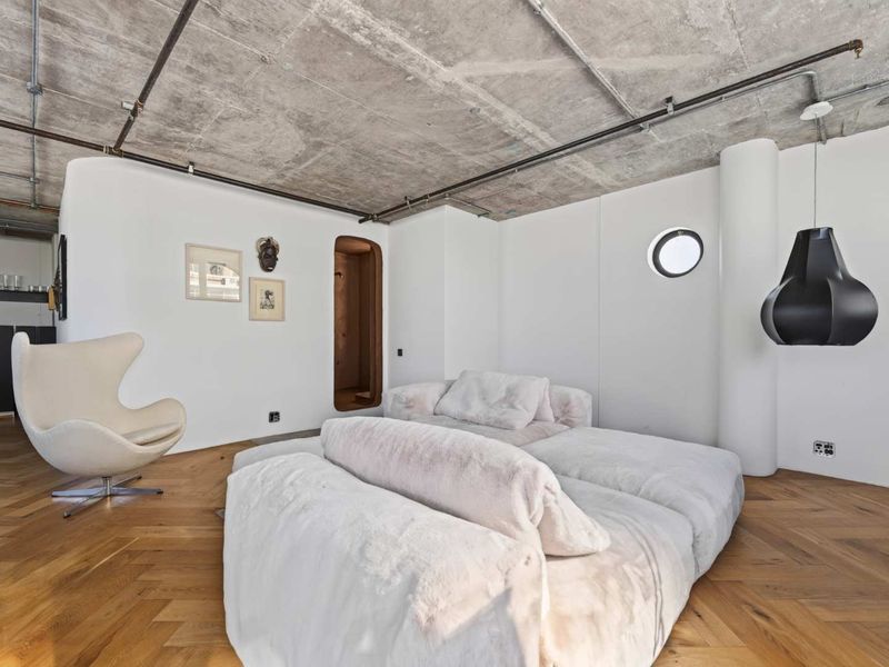 Where Architecture Becomes Art - Photo 7