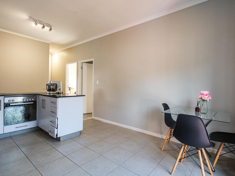 Stylish 2-Bed Apartment, Secure Estate Living – The Woods Waterfall - Photo 5