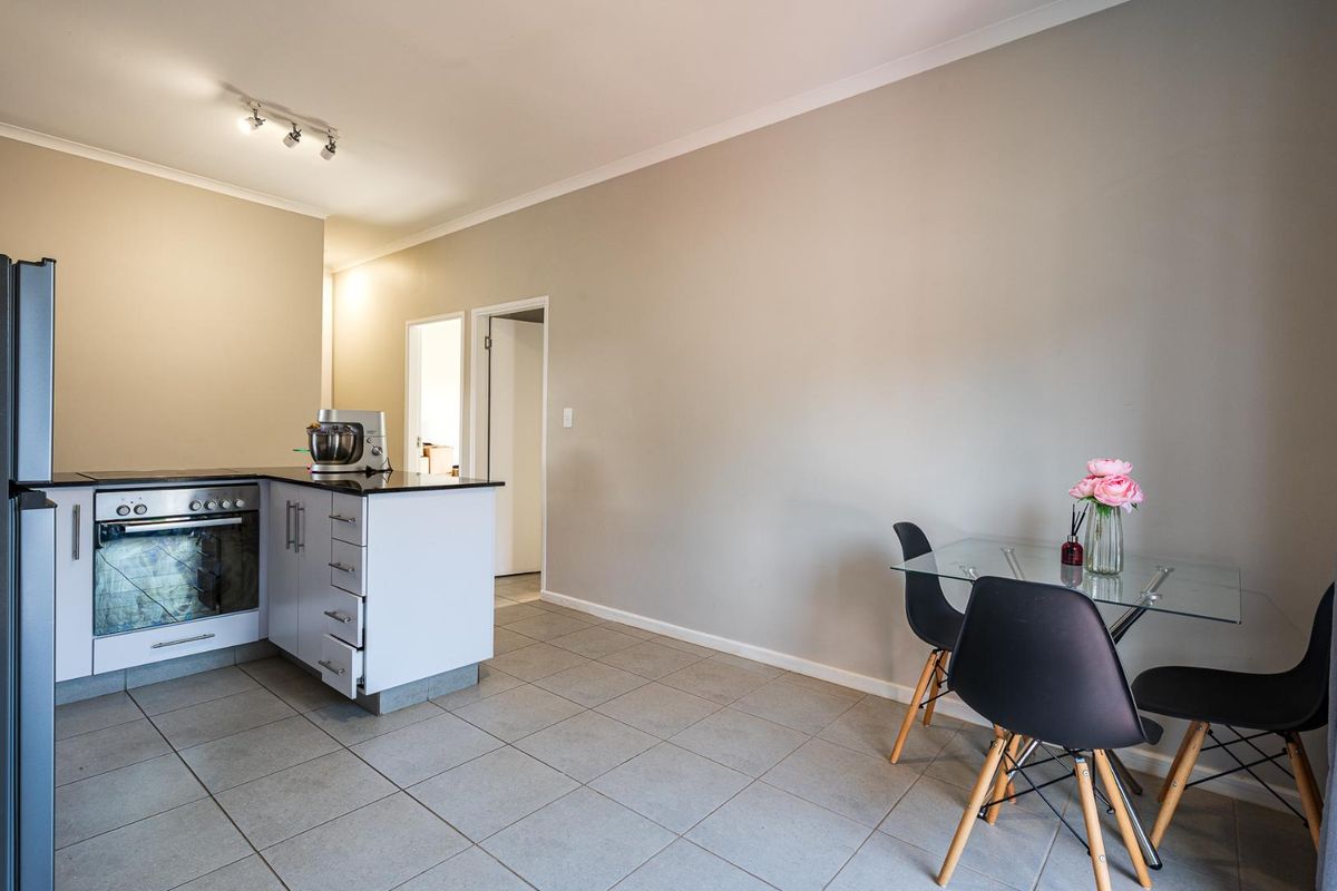 Stylish 2-Bed Apartment, Secure Estate Living – The Woods Waterfall - Photo 5