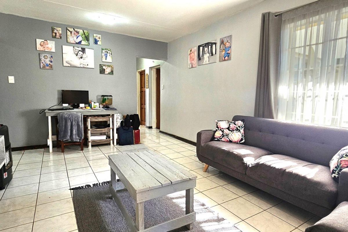 Pet-Friendly Gem with Spacious Living in Radiokop - Photo 2