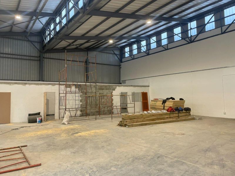 Refurbished 350m2 Mini Factory To Let | Prime Location Near Tokai. - Photo 5