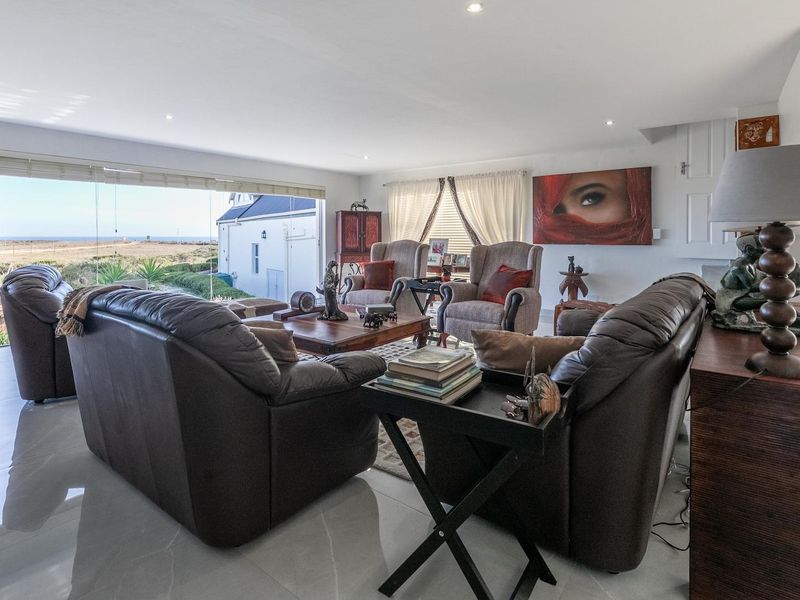 Modern Spacious Living at the Beach with Sea Views - Photo 10