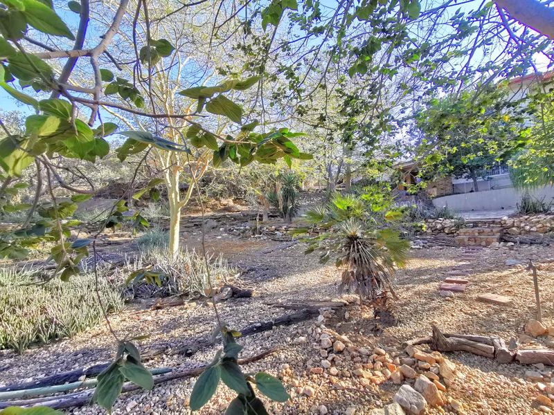 Two-storey house for sale in Klein Windhoek with stunning views - Photo 6