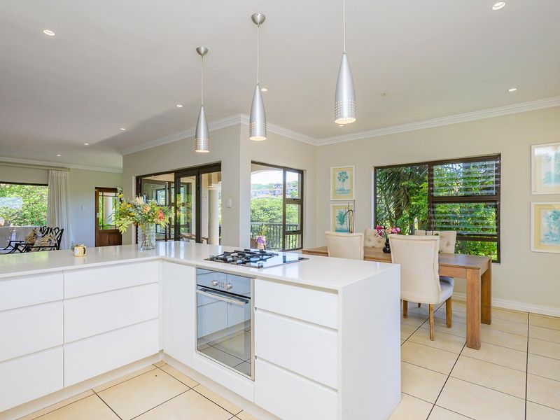 Beautiful Modernized 3-Bedroom Townhouse in Prime La Lucia!! - Photo 9