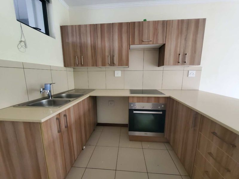 Stunning 2-Bedroom First-Floor unit with Golf course views - Photo 6