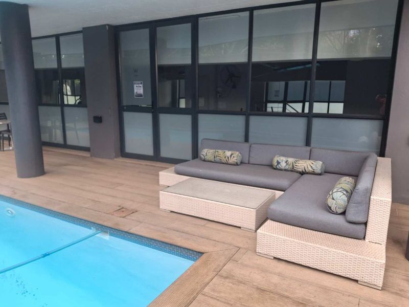 A BEAUTIFULLY FURNISHED TWO BEDROOM GARDEN APARTMENT - Photo 4