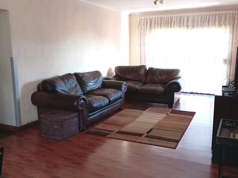 THREE BEDROOM HOUSE FOR SALE IN DAWN PARK EXT 7 - Photo 3