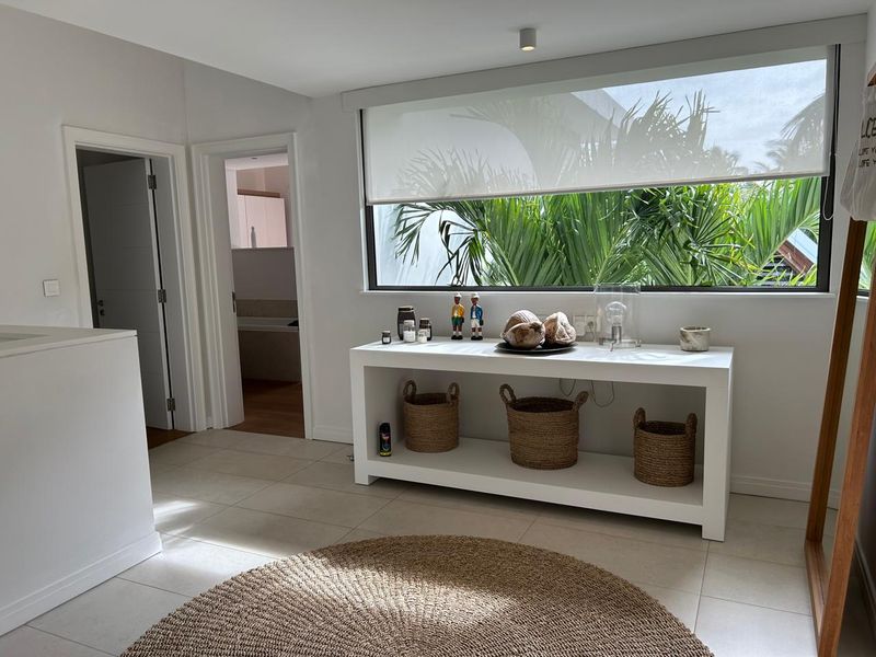 Exquisite Freestanding Villa with Family Golf Membership. - Photo 9