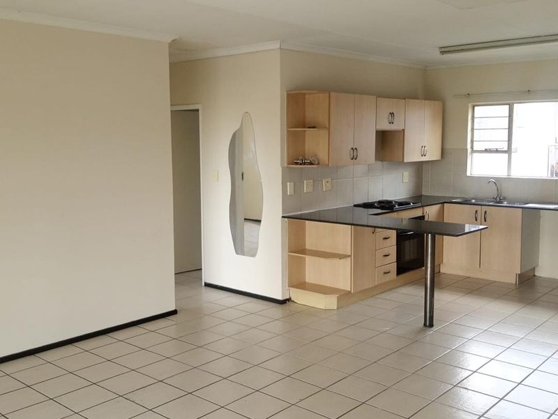 Gorgeous apartment close to amenities - Photo 5