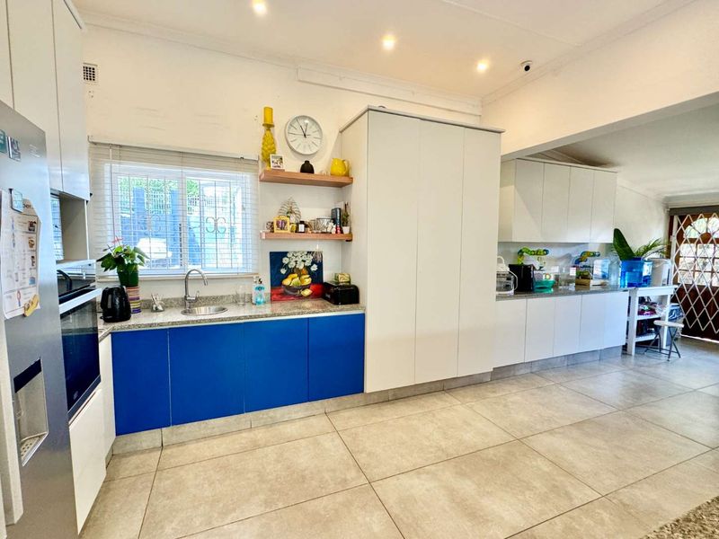 Hendra Estates - Stunning, Level Home With Large Income Generating 3 Bedroom Flatlet For Sale In Glen Anil! - Photo 3